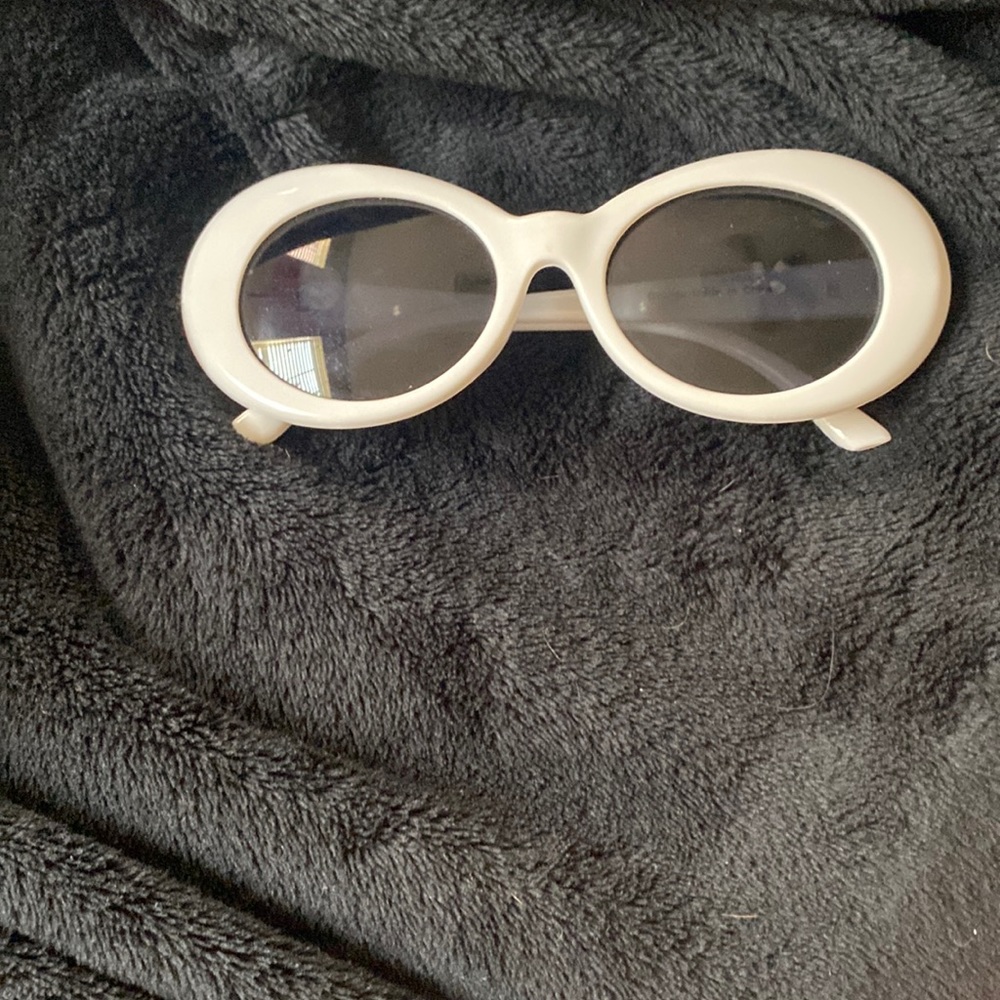 Selling Clout Goggles